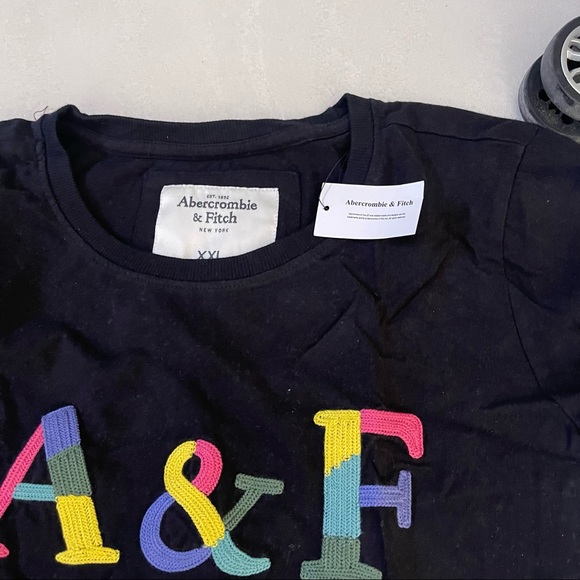 Abercrombie T shirt will fit size small to medium - Picture 2 of 2